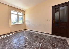 Wohnungen und Geschäftsräume in der Gegend von Dschikkilli