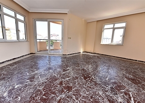 Wohnungen und Geschäftsräume in der Gegend von Dschikkilli