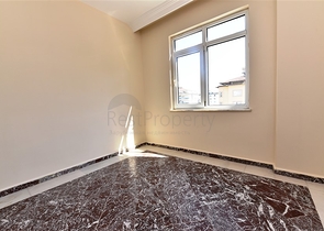 Wohnungen und Geschäftsräume in der Gegend von Dschikkilli