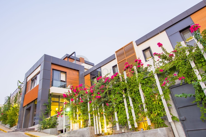 Erschwingliche Wohnungen im Zentrum von Bodrum mit Blick auf das Meer und die Stadt!