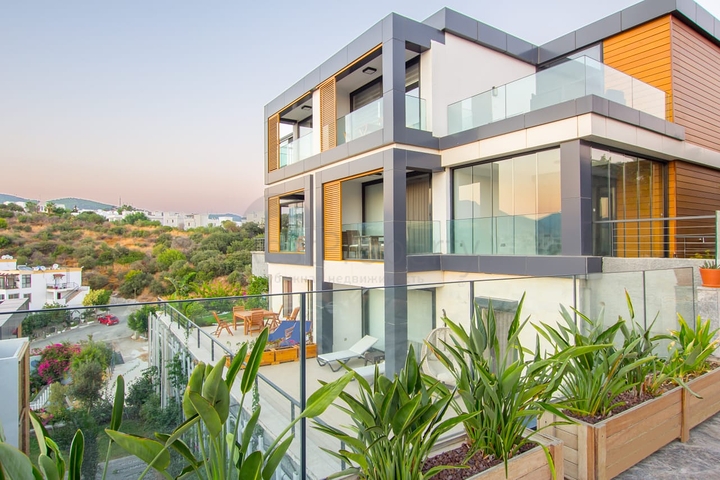 Erschwingliche Wohnungen im Zentrum von Bodrum mit Blick auf das Meer und die Stadt!