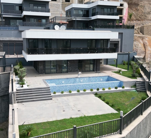 Investitionsprojekt von Luxusvillen im Komplex des Bezirks Tepe