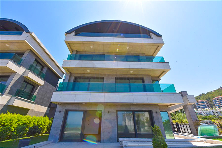 Villen im Premium-Segment an der ersten Küste in Kargicak