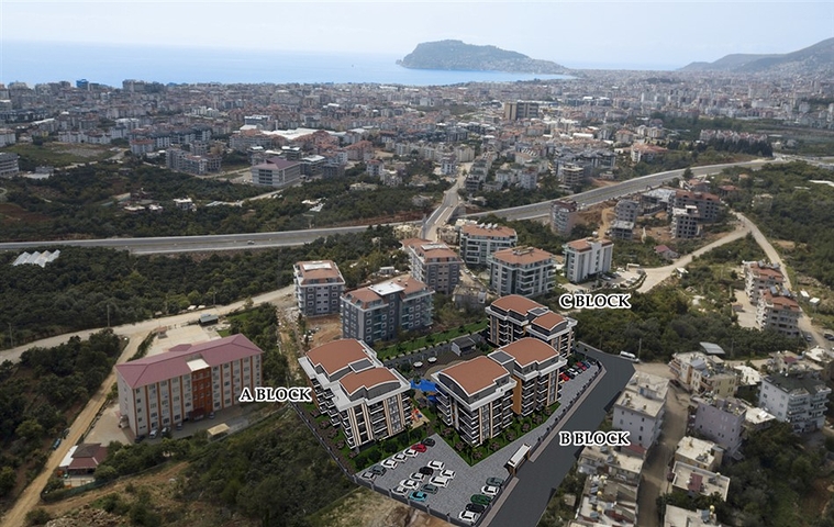 Die im Bau befindliche Wohnanlage im europäischen Bezirk Oba