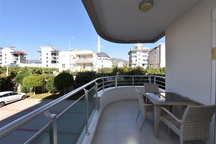 1+1 Wohnung zu vermieten in der ersten Zeile 