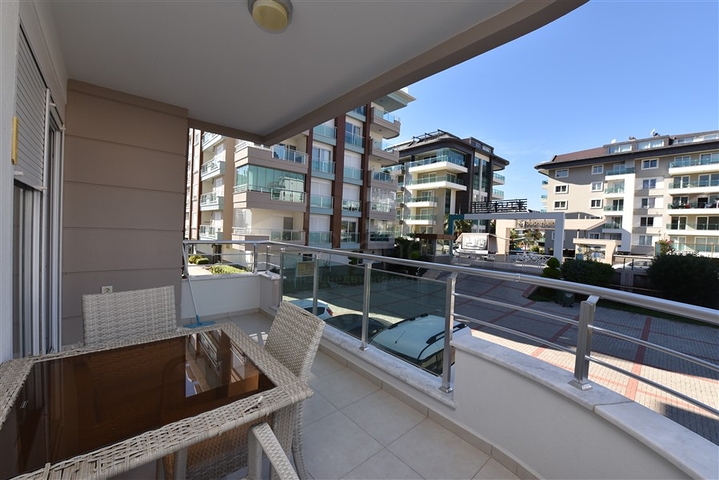 1+1 Wohnung zu vermieten in der ersten Zeile 