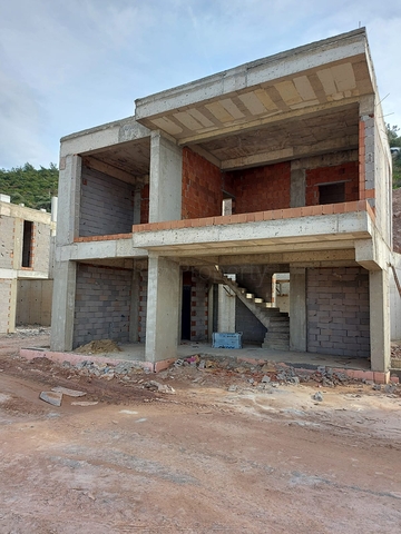 Schönes Leben auf einer Halbinsel mit einzigartiger Natur