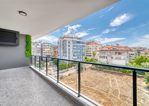 Neubaukomplex im Bezirk Oba