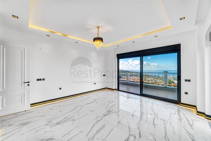 Exklusive Villa mit herrlichem Blick auf das Mittelmeer