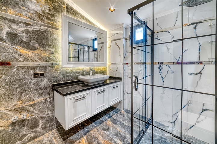 Exklusive Villa mit herrlichem Blick auf das Mittelmeer