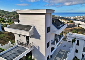 Exklusive Villa mit herrlichem Blick auf das Mittelmeer