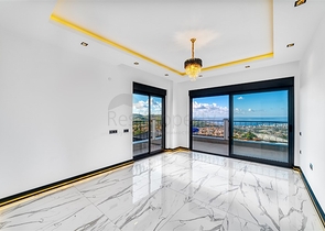 Exklusive Villa mit herrlichem Blick auf das Mittelmeer