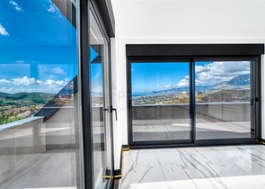 Exklusive Villa mit herrlichem Blick auf das Mittelmeer