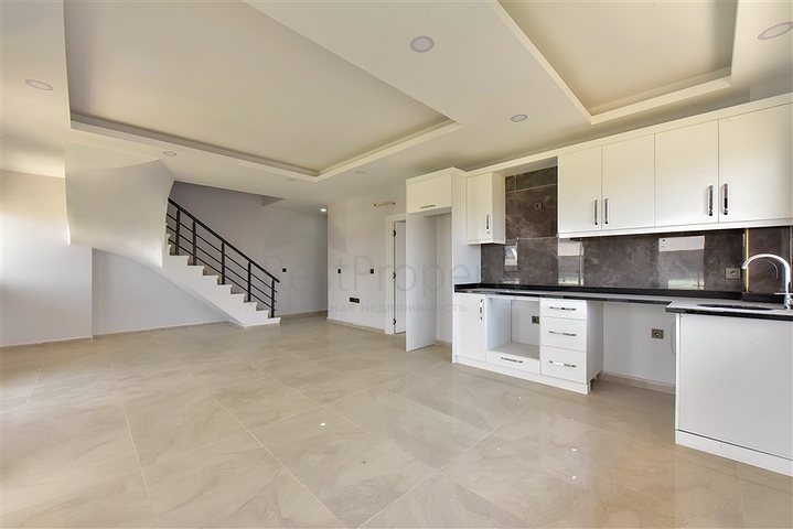 Neues Projekt im klassischen Stil, 400 m vom Meer entfernt im Bezirk Oba