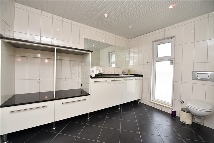 Luxusvilla mit Blick auf das Mittelmeer