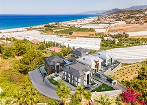 Schicke Villen in Demirtas