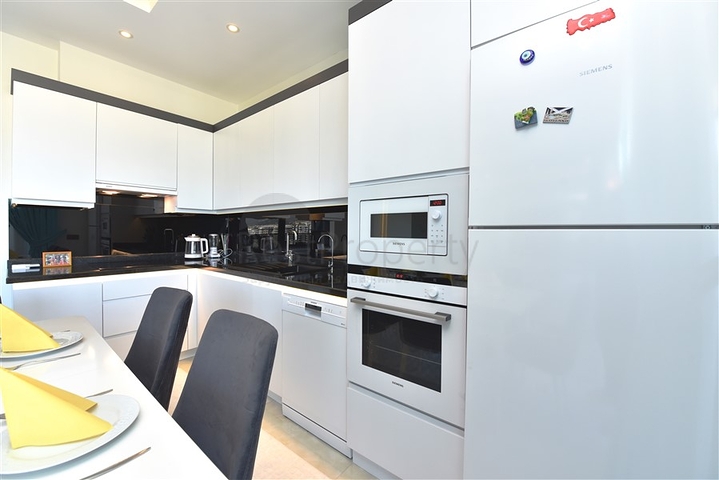 Penthouse mit 2+1 Grundriss an der ersten Küste im Stadtteil Mahmutlar