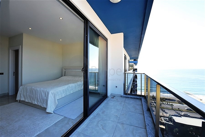 Penthouse mit 2+1 Grundriss an der ersten Küste im Stadtteil Mahmutlar