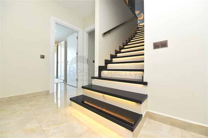 Penthouse mit 2+1 Grundriss an der ersten Küste im Stadtteil Mahmutlar