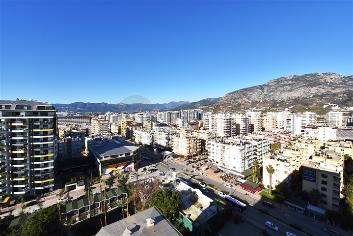 Penthouse mit 2+1 Grundriss an der ersten Küste im Stadtteil Mahmutlar