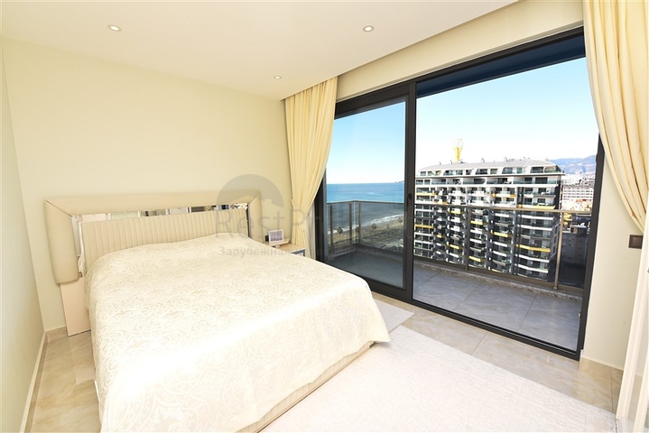 Penthouse mit 2+1 Grundriss an der ersten Küste im Stadtteil Mahmutlar