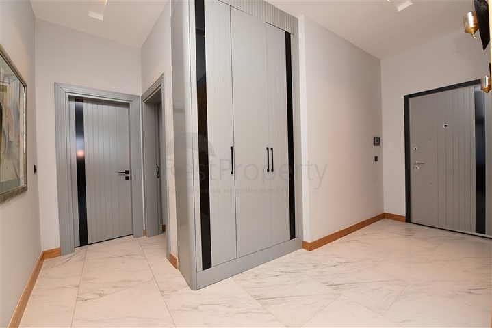 Möblierte Dreizimmerwohnung an der ersten Küste