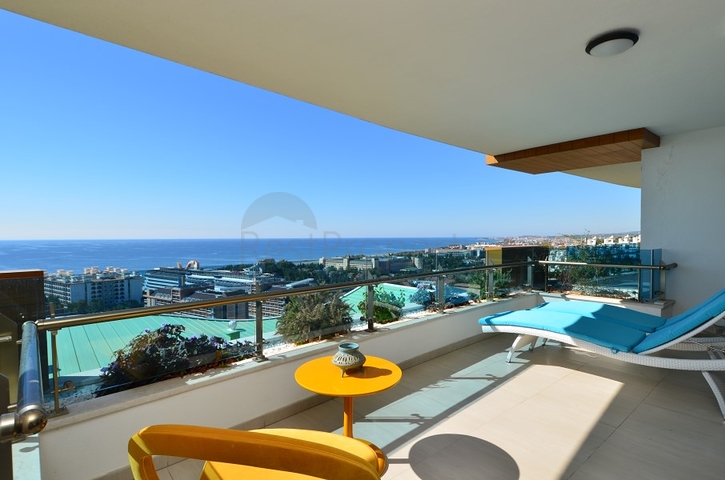 Penthouse 3+2 in einem Prestigeprojekt im Stadtteil Konakly