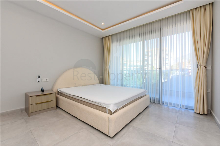 Hochmoderne 3+1-Maisonette mit eigenem Garten in einem Luxus-Komplex