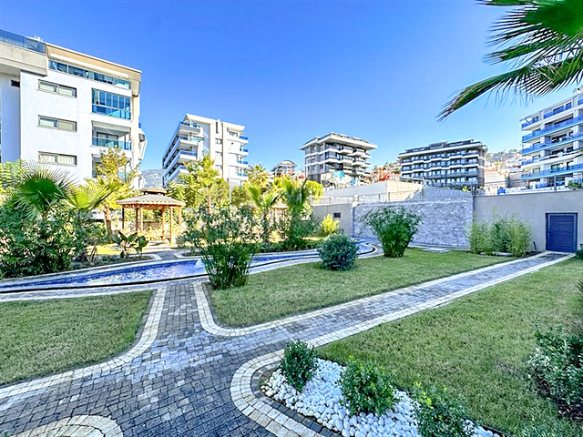 Hochmoderne 3+1-Maisonette mit eigenem Garten in einem Luxus-Komplex