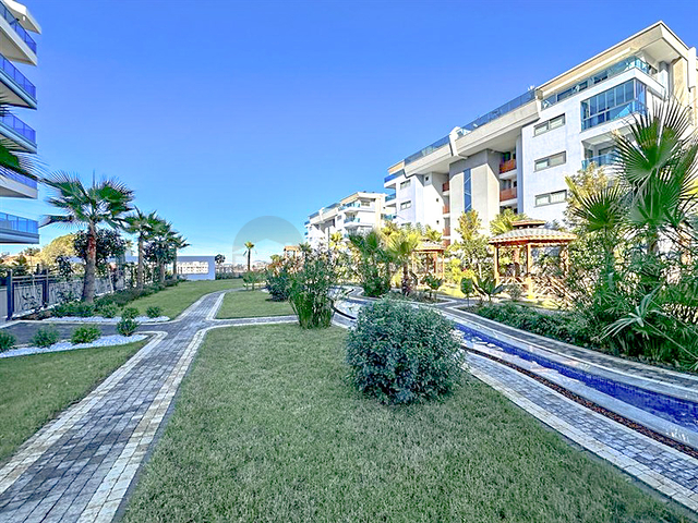 Hochmoderne 3+1-Maisonette mit eigenem Garten in einem Luxus-Komplex