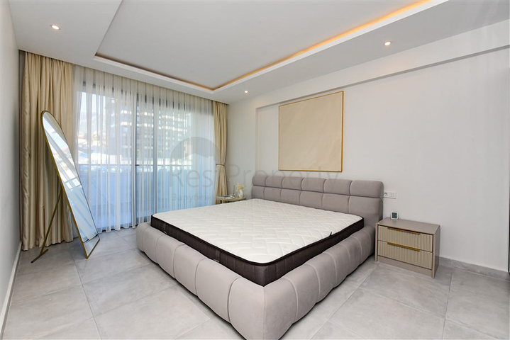 Hochmoderne 3+1-Maisonette mit eigenem Garten in einem Luxus-Komplex