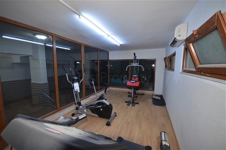 Wohnung zur Miete in der Nähe von Kleopatra Beach