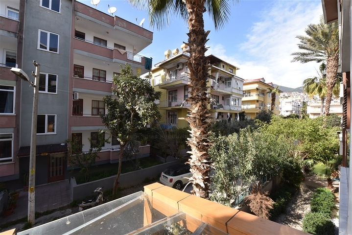 Wohnung zur Miete in der Nähe von Kleopatra Beach