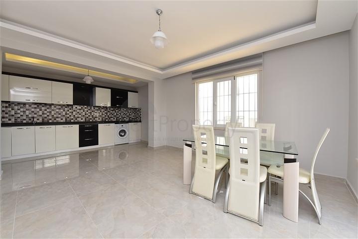 6+2 Gartenduplex 100 Meter vom Meer entfernt