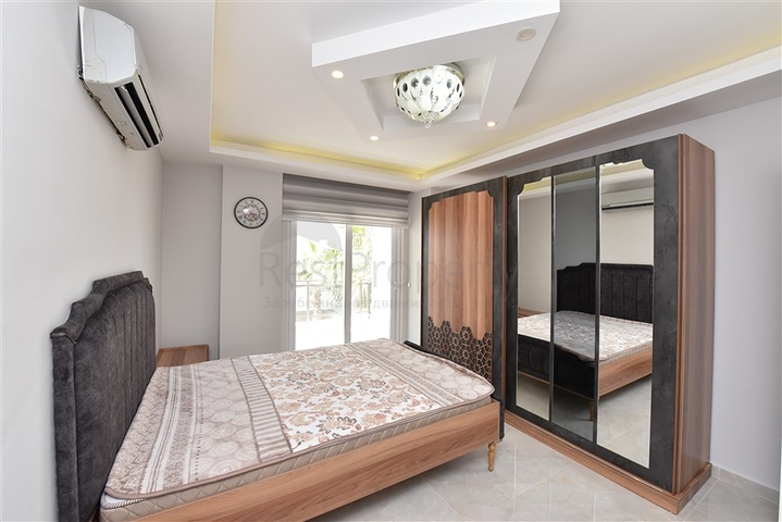 6+2 Gartenduplex 100 Meter vom Meer entfernt