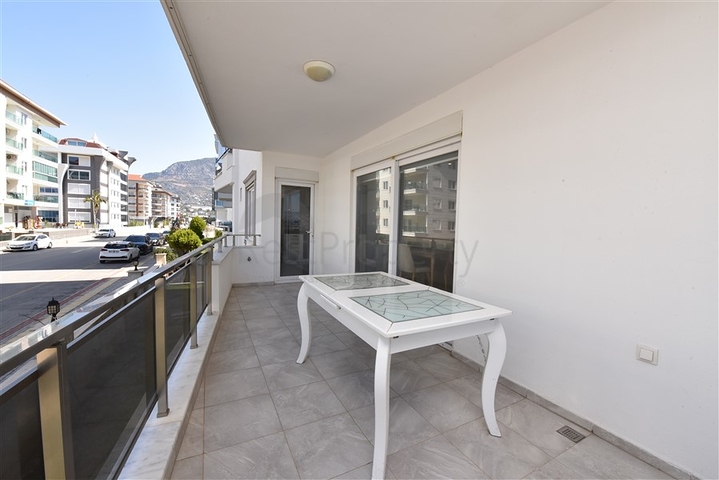 6+2 Gartenduplex 100 Meter vom Meer entfernt