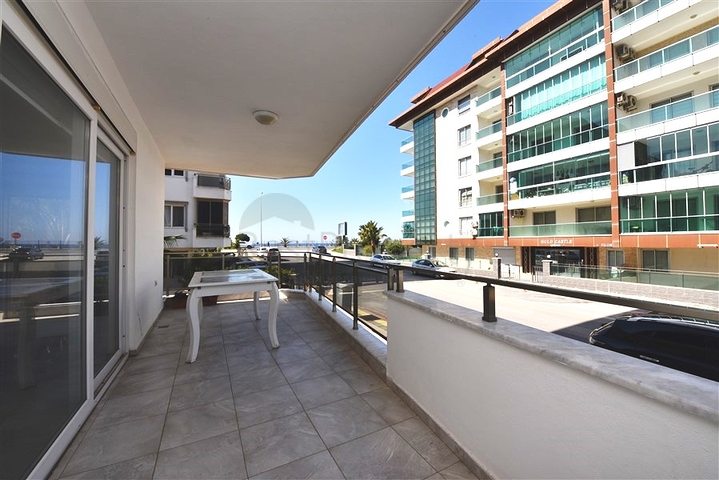 6+2 Gartenduplex 100 Meter vom Meer entfernt