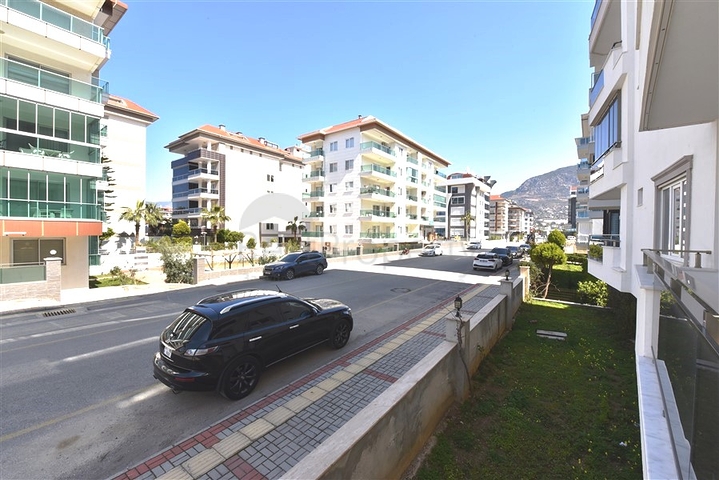 6+2 Gartenduplex 100 Meter vom Meer entfernt