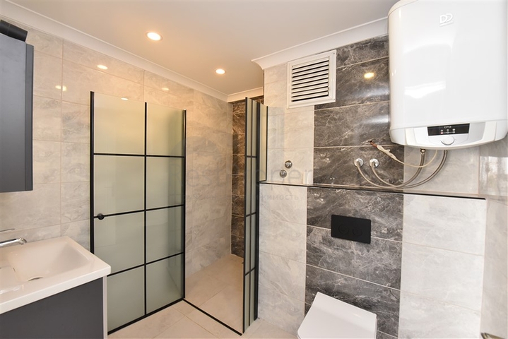 6+2 Gartenduplex 100 Meter vom Meer entfernt