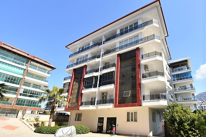 6+2 Gartenduplex 100 Meter vom Meer entfernt