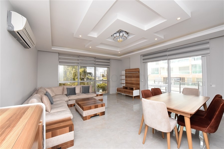 6+2 Gartenduplex 100 Meter vom Meer entfernt