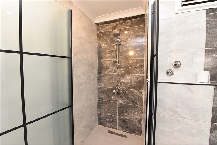 6+2 Gartenduplex 100 Meter vom Meer entfernt