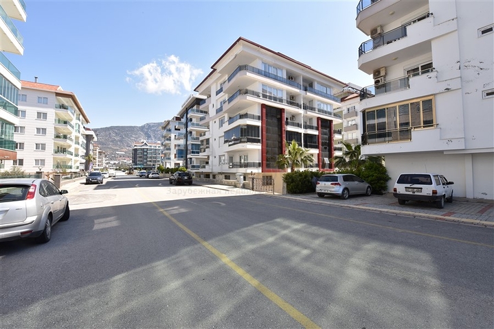 6+2 Gartenduplex 100 Meter vom Meer entfernt