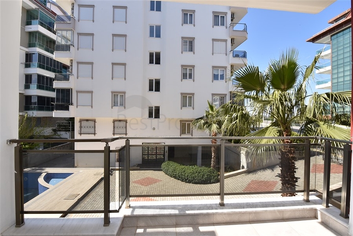 6+2 Gartenduplex 100 Meter vom Meer entfernt