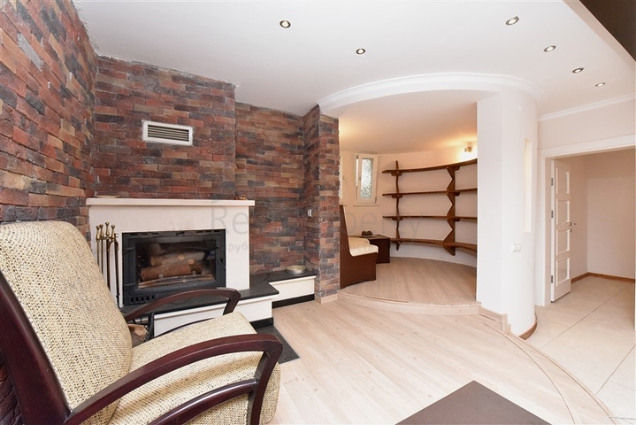 Villa im urbanen Stil, 250 Meter vom Meer entfernt