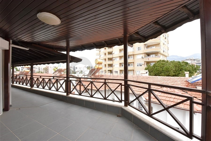 Villa im urbanen Stil, 250 Meter vom Meer entfernt