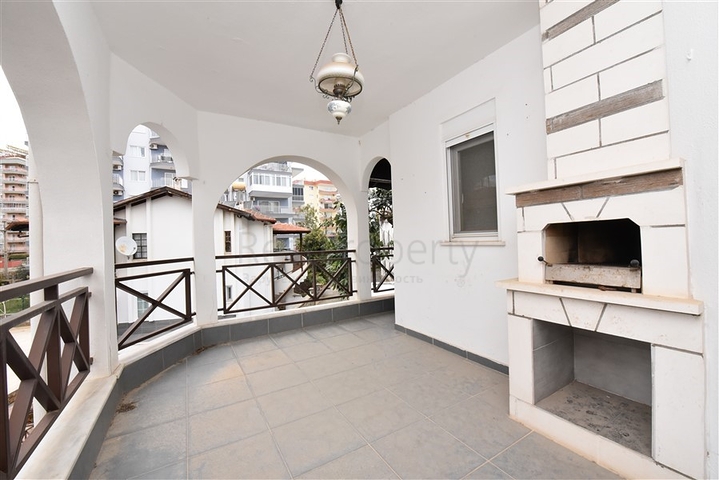 Villa im urbanen Stil, 250 Meter vom Meer entfernt