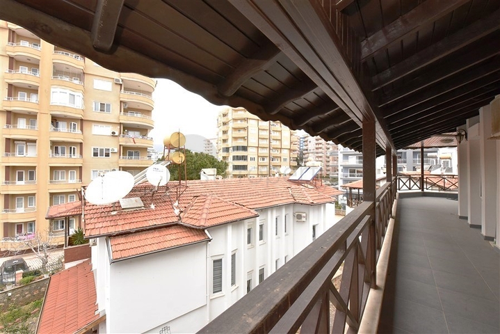 Villa im urbanen Stil, 250 Meter vom Meer entfernt