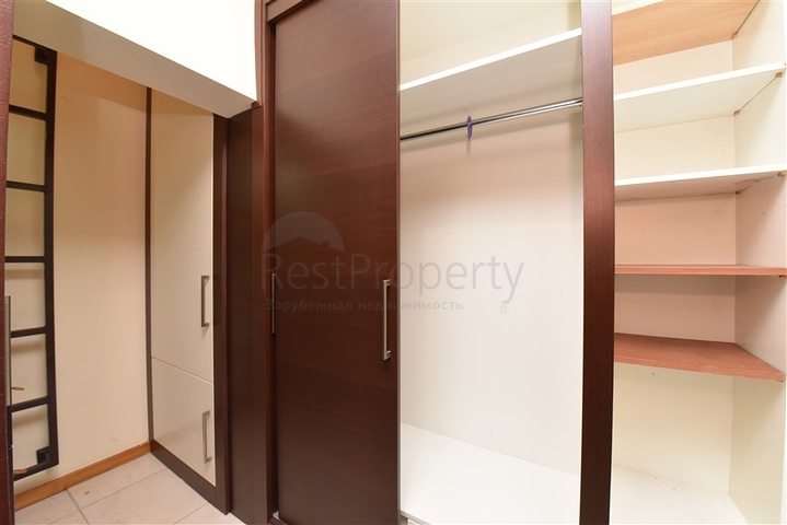 Villa im urbanen Stil, 250 Meter vom Meer entfernt