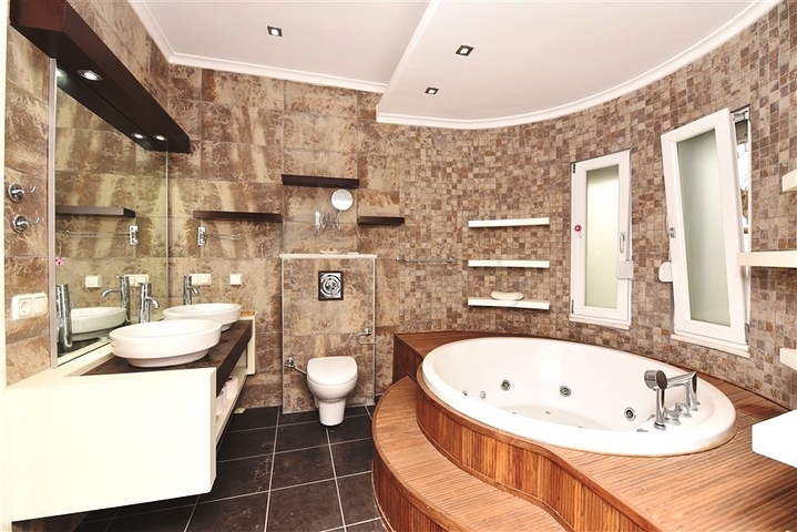 Villa im urbanen Stil, 250 Meter vom Meer entfernt